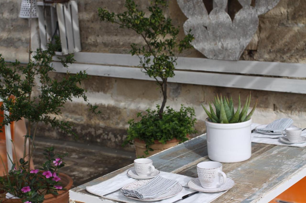 B&B Le Giravolte Lecce Exterior photo